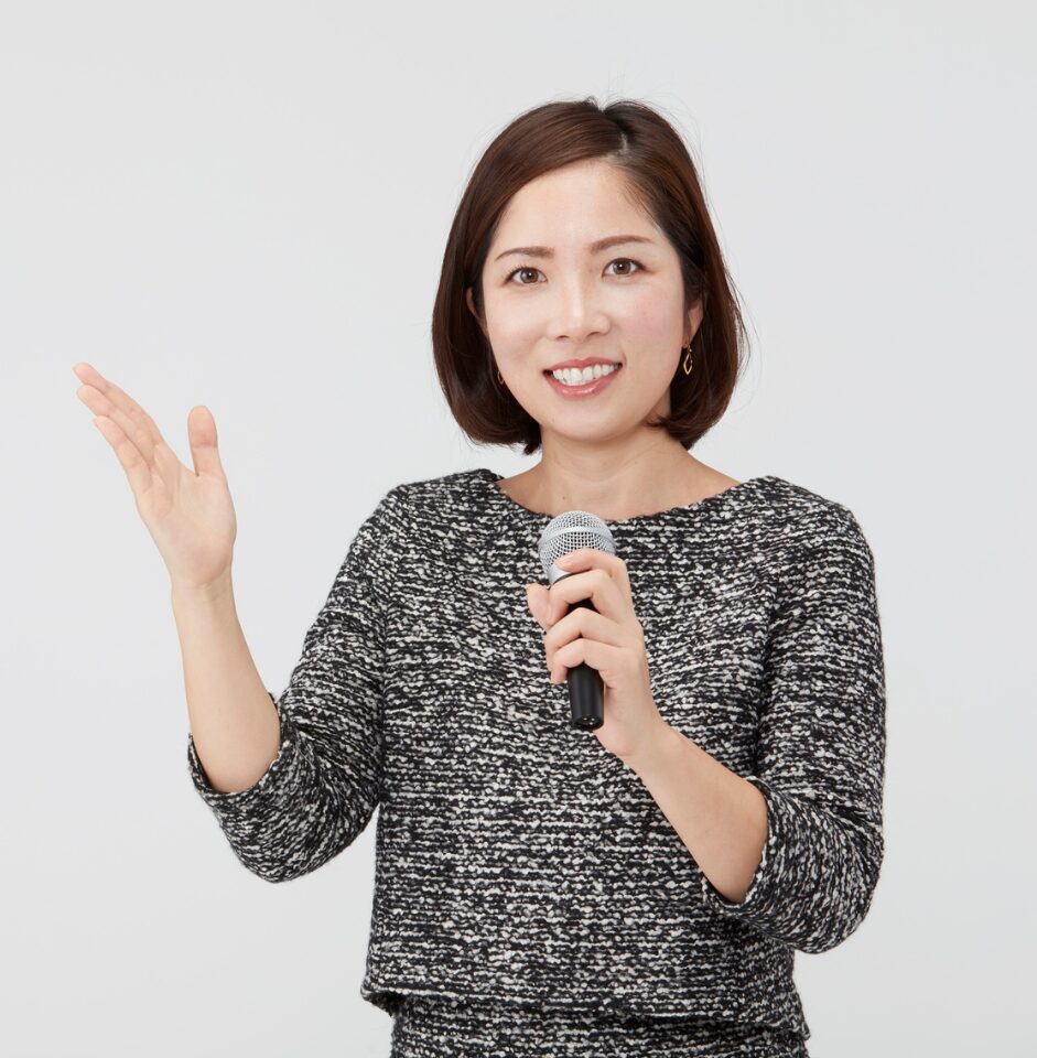 A woman is nervous as she tries speking in public.